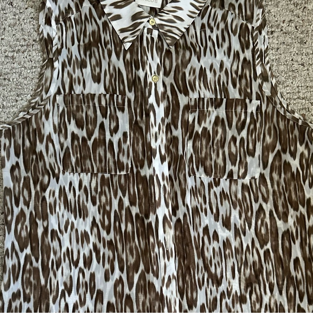 Chico’s Sheer Sleeveless Top Leopard Print Chico’s Size 2 - Picture 7 of 9